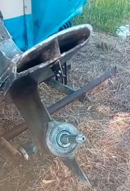 Barca a motore più carello