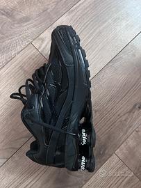 Nike shox r2 x supreme