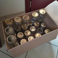 barattoli in vetro con coperchio