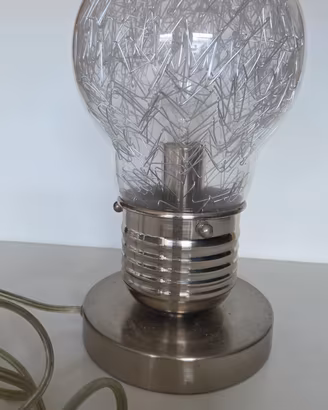 Lampada da tavolo/ abat  jour  forma di lampadina