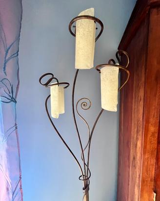 Lampada da terra artigianale in ferro battuto
