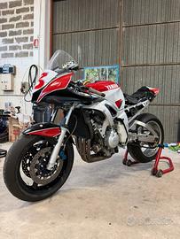 Yamaha R6 pronto pista