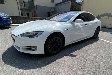 Tesla Model S 2018