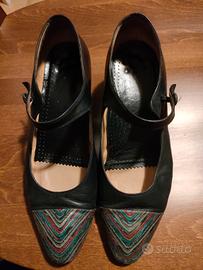 Scarpe da donna in pelle blu e punta multicolore 