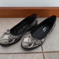 scarpe effetto pitonato