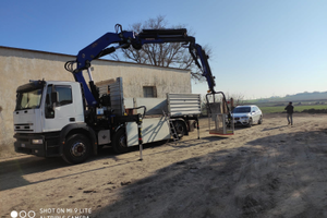 Iveco Magius 260 con gru pm 34