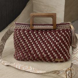 Borsa in cordino realizzata a mano