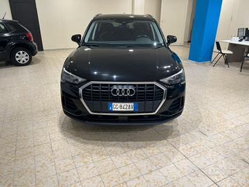 Audi Q3 45 TFSI e S tronic Business