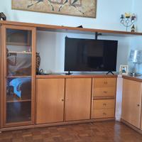 mobile soggiorno con tavolo allungabile e sedie 