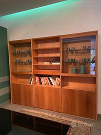 Libreria in legno.