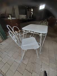 set tavolo e sedie giardino