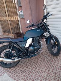 Brixton 250 felsberb