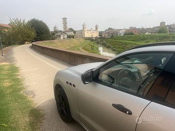 Maserati Levante 250cv diesel