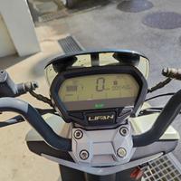  scooter  elettrico 