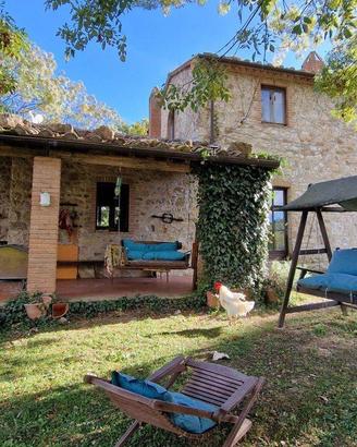 Rustico / Casale di 220 m² con più di 5 locali e b
