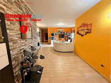 Appartamento di 130 m² con 4 locali e box auto a C