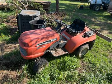 Trattorino Husqvarna ct131 briggs  & stratton