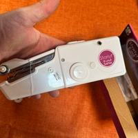 Macchina da cucire manuale