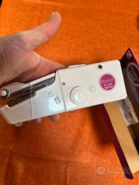 Macchina da cucire manuale