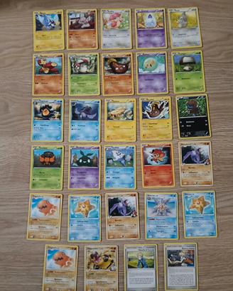 Lotto 29 carte Pokemon miste