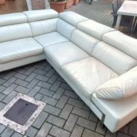 Divano in pelle ad angolo