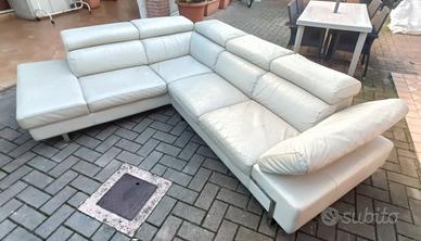 Divano in pelle ad angolo