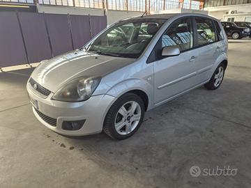 FORD Fiesta 1.2 16V 5p. Ghia