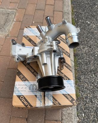 Pompa acqua intercooler Stelvio Benzina 0670054858