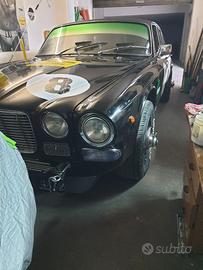 jaguar  xj6