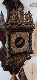 antico orologio a pendolo olandese con pesi 