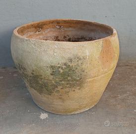 Antichissimo vaso in terracotta pugliese