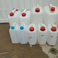 9 taniche di plastica