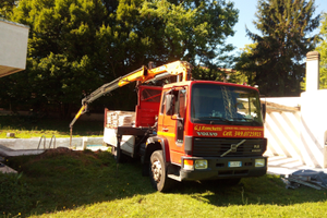 Volvo FL 6 18 con gru e ribaltabile