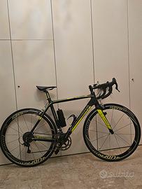 Bici da strada in carbonio 