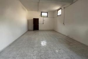 Magazzino di 50mq con ampio spazio esterno