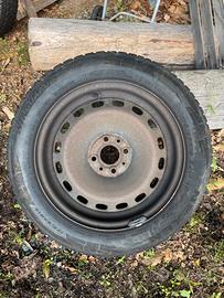 5 gomme invernali Nexen 175/65 R15 + 4 cerchi ferr
