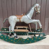 Cavallo a dondolo vintage 
