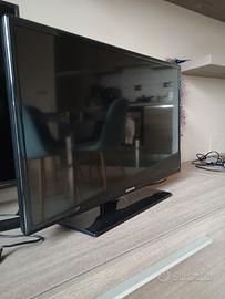 Kit TV Samsung 32" LED + Lettore DVD + Telecomandi