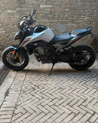 Ktm Duke 790
