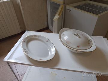 Set completo piatti con tazzine caffè