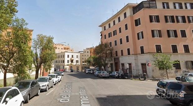 STANZA SINGOLA in zona LIBIA / BALCONE