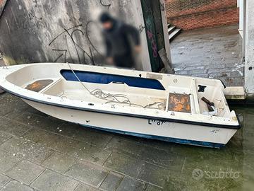 barca cacciapesca no motore