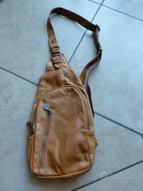 Monospalla in pelle 100% Made in Italy