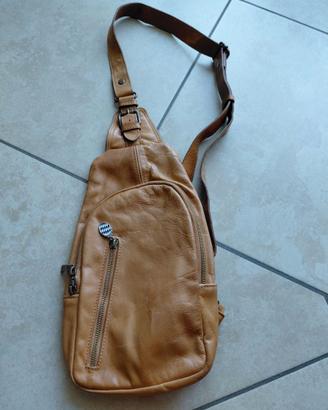 Monospalla in pelle 100% Made in Italy