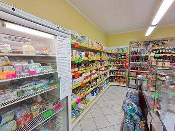 Attività / Licenza di 33 m² con 1 locale a Ferrara