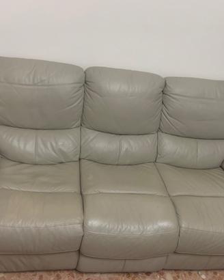 Divano in pelle con movimento apertura due sedute