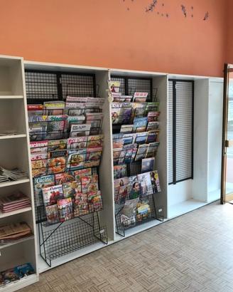 Scaffali con griglie