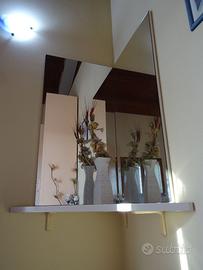angoliera con due specchi