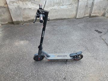 monopattino Ducati Evo Pro 1