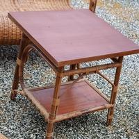 Tavolino in vimini e bambu con intarsi verdi